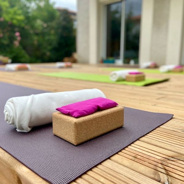 Cours de yoga en plein air