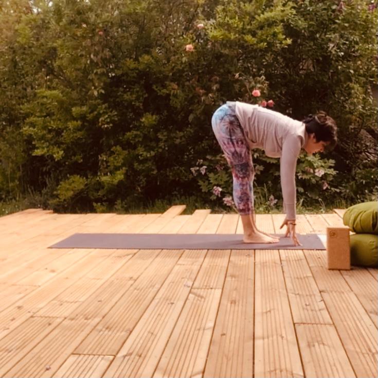 Mona Villacres © La Spirale Yoga Therapy Center © cours de yoga